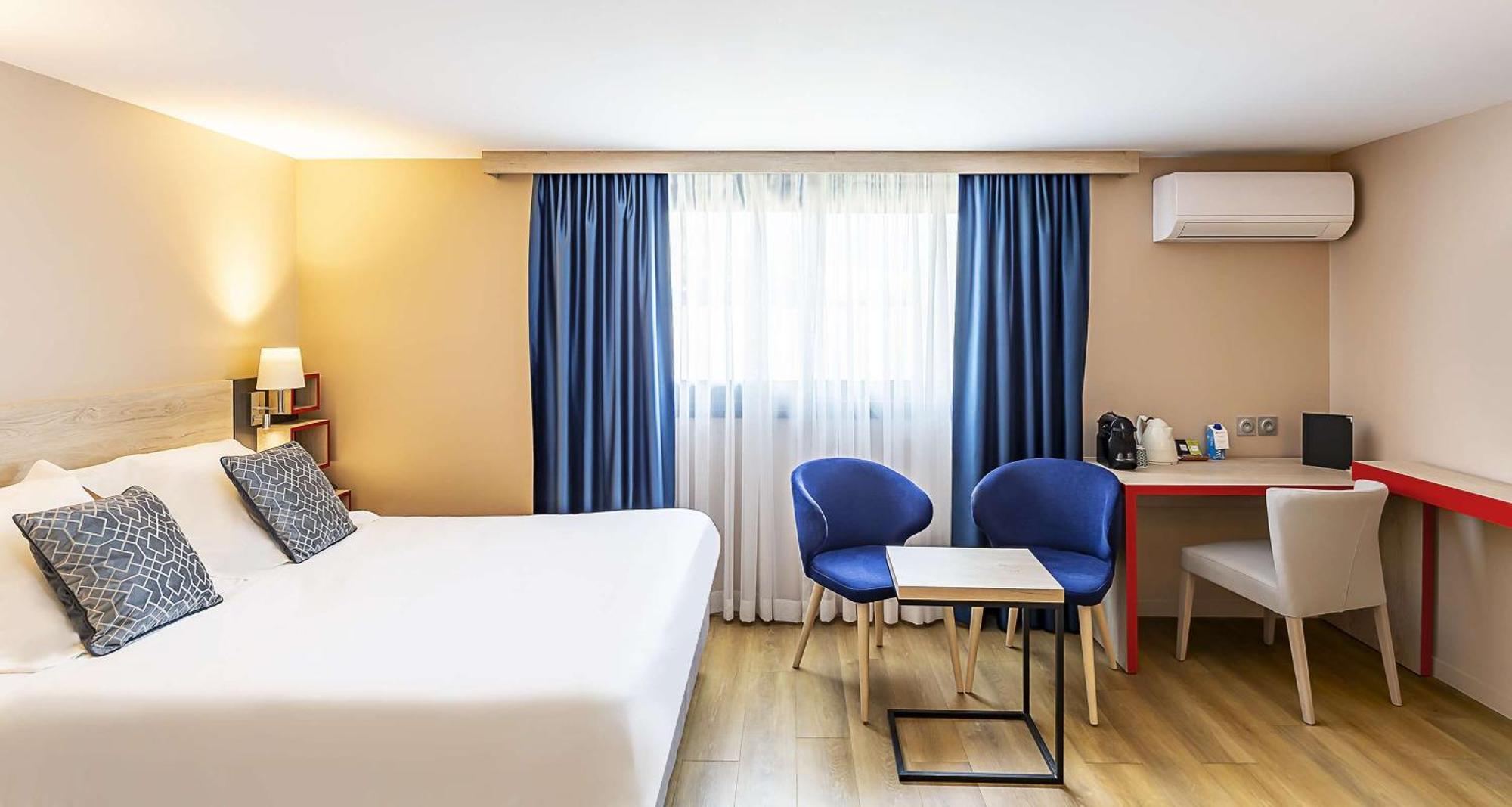 Western Amarys & Hotel