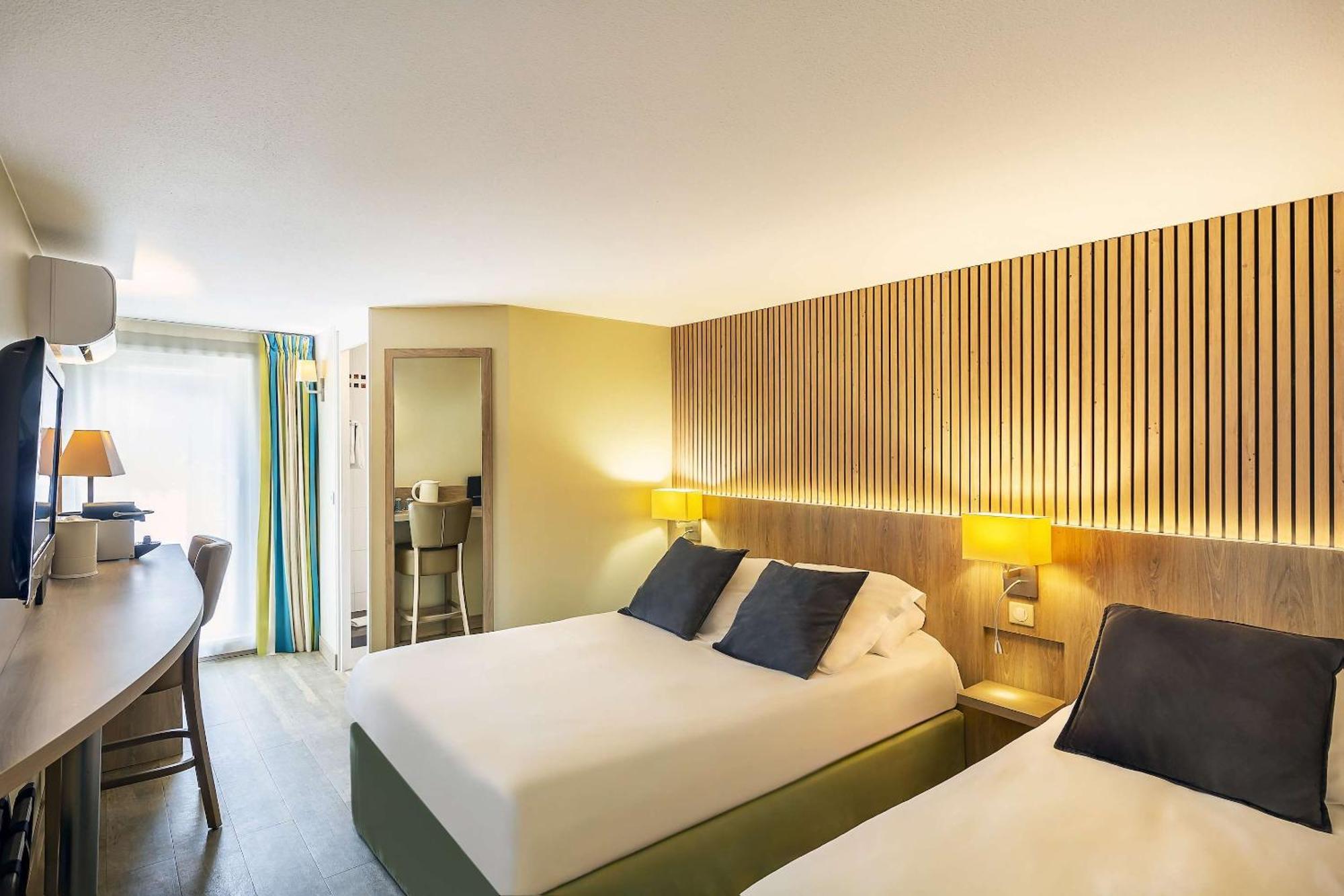 Western Amarys & Hotel 3*