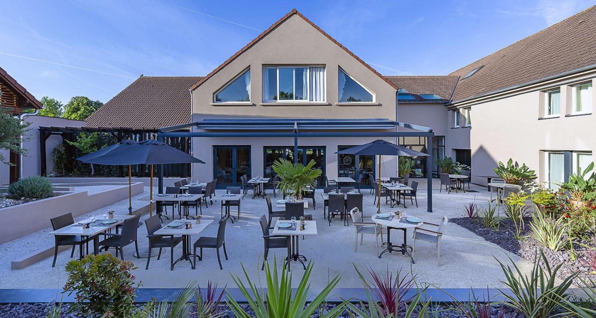 Western Amarys & Hotel