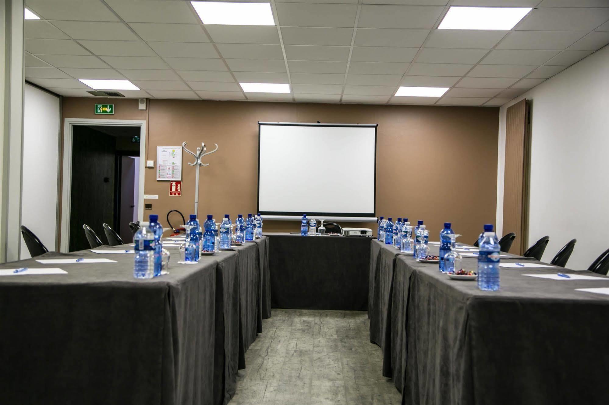 Western Amarys & Hotel Rambouillet